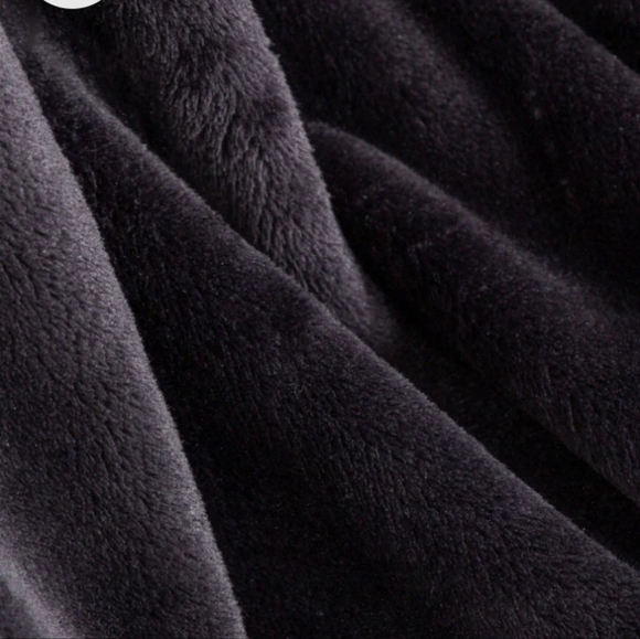 BERKSHIRE BLANKET Throw VelvetLoft Black 60x70 New - Picture 2 of 8